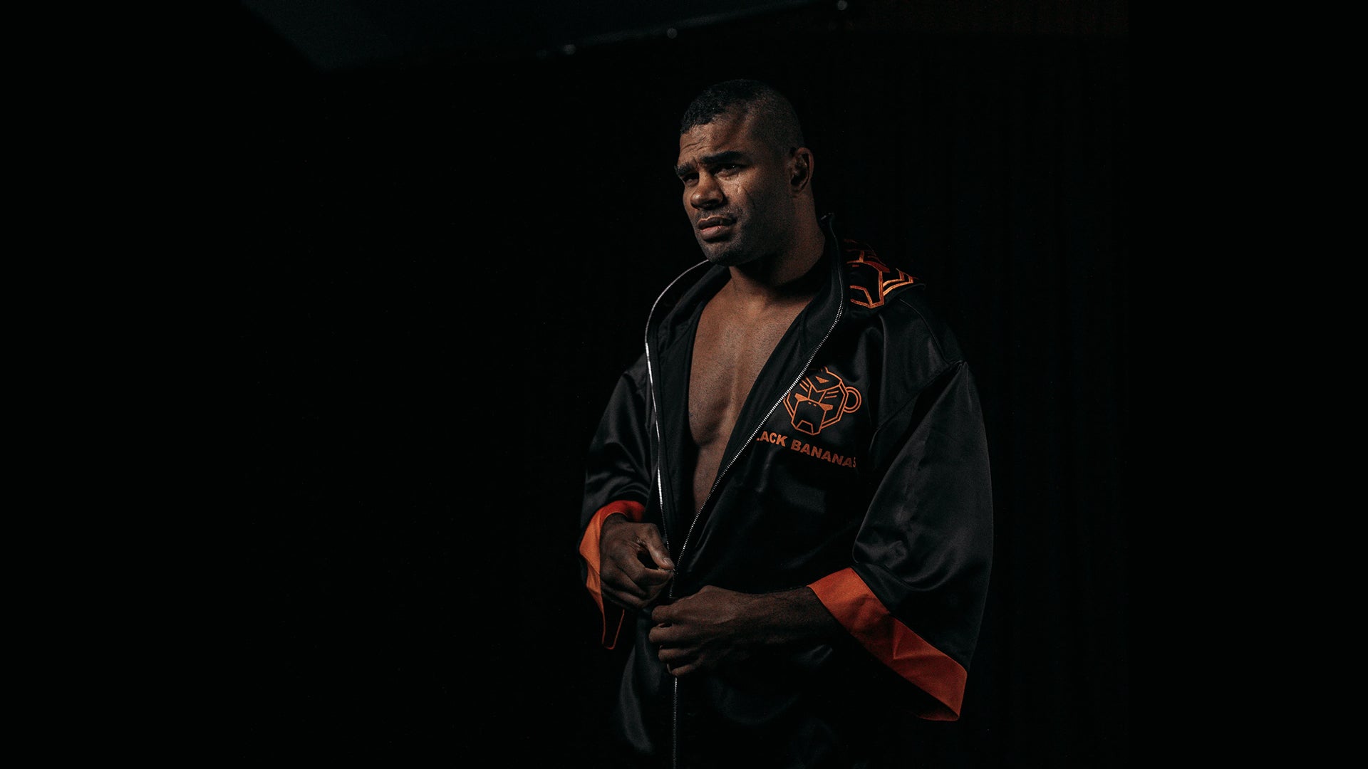 //blackbananas.com/cdn/shop/articles/MATCHDAY-WITH-OVEREEM_{width}x.jpg?v=1666261541