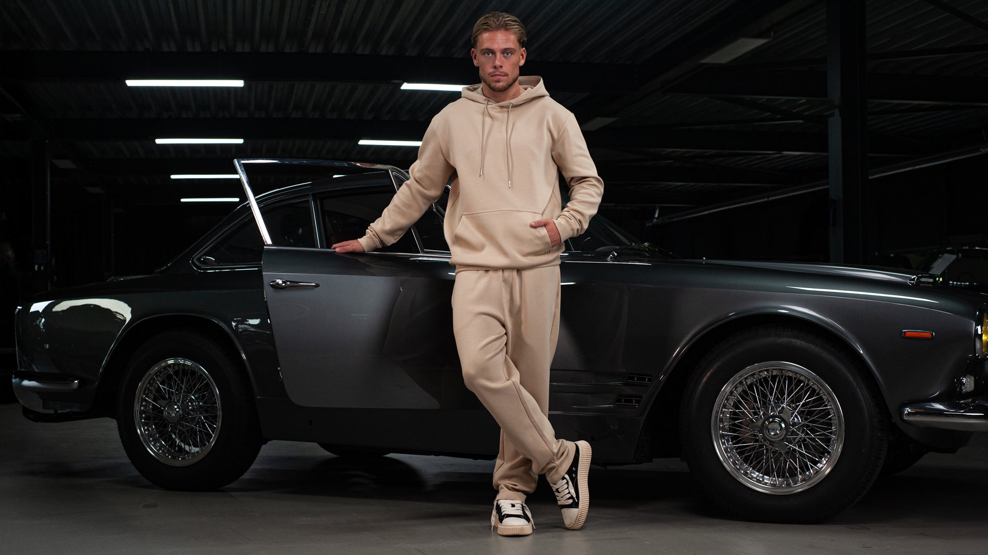 //blackbananas.com/cdn/shop/files/01-MEN-CAR-Banner-FW26.jpg?v=1788870283