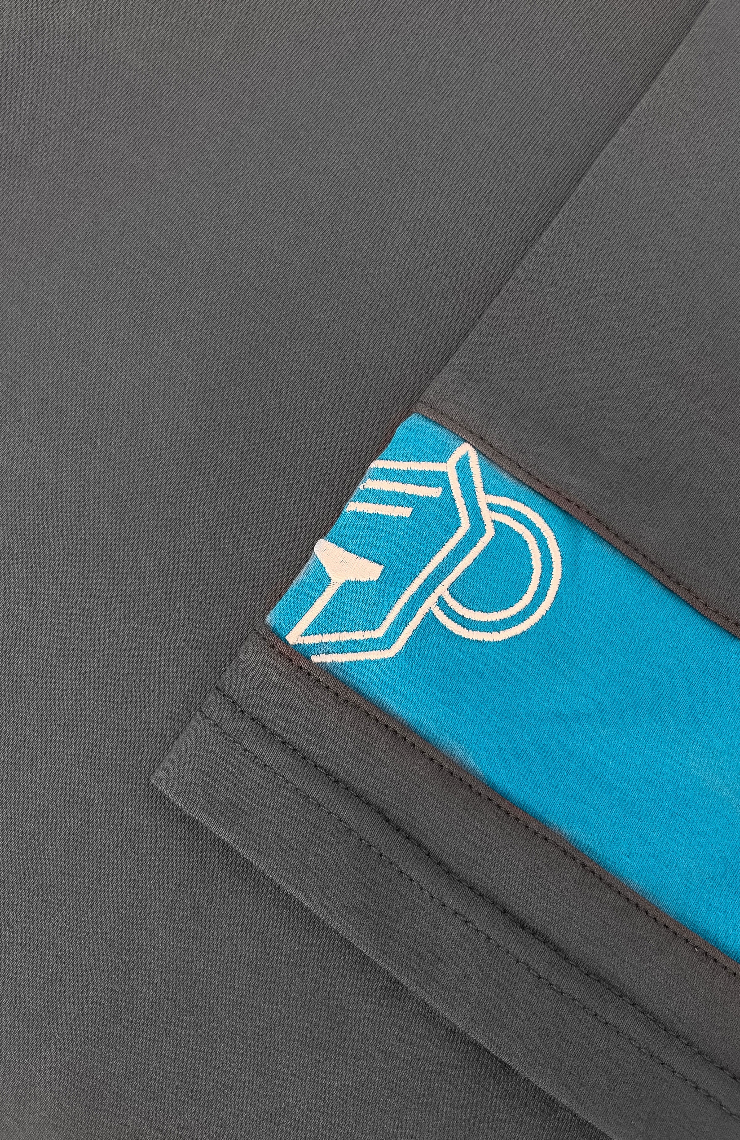 JR. COMMANDER T-SHIRT | Charcoal