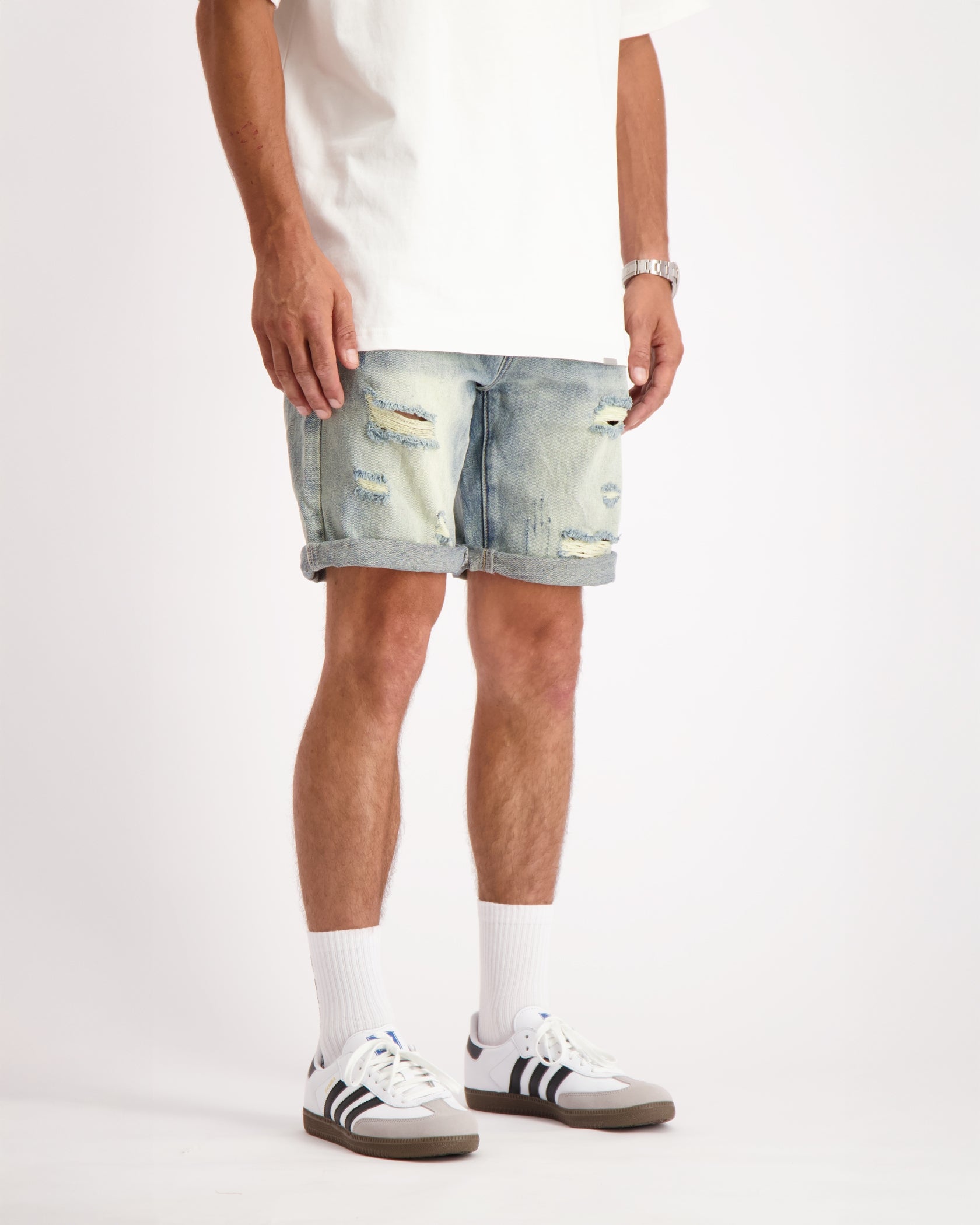 DISTRESSED DENIM SHORTS | Light Blue