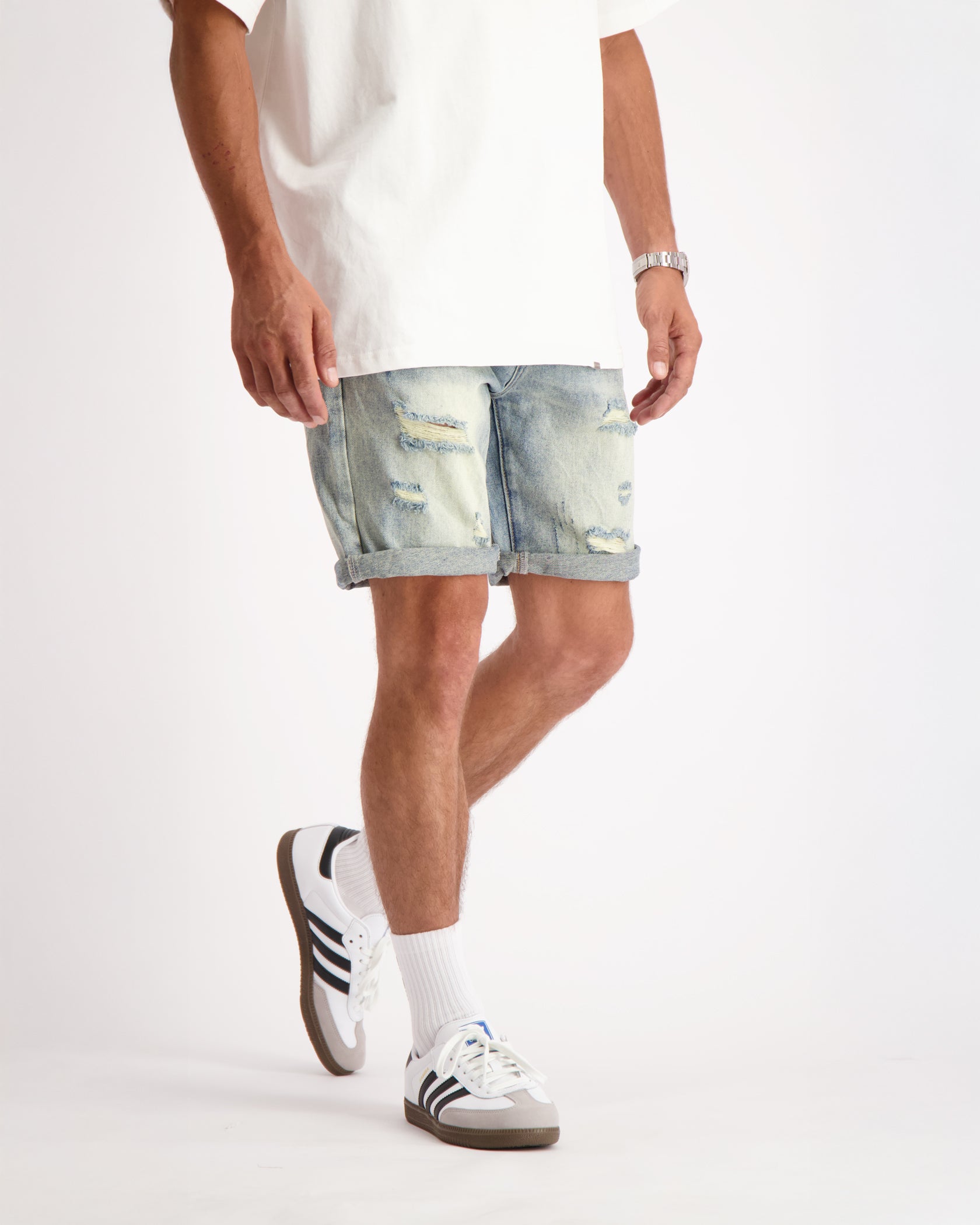 DISTRESSED DENIM SHORTS | Light Blue