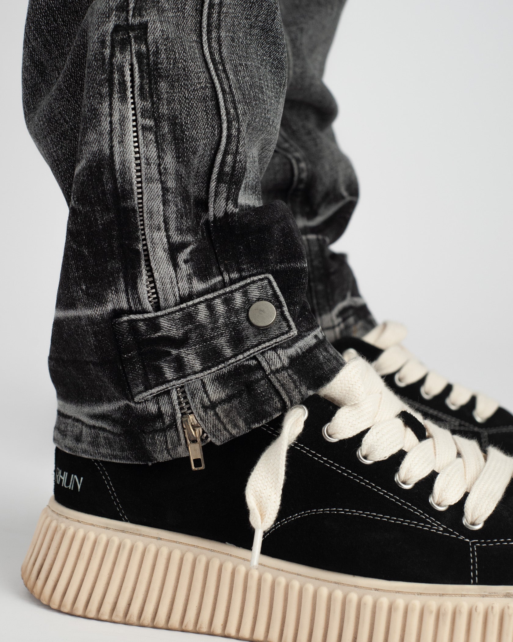 SLIM SEAM DENIM | Grey