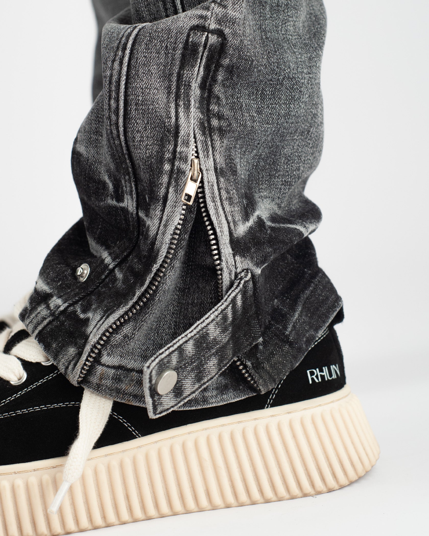 SLIM SEAM DENIM | Grey