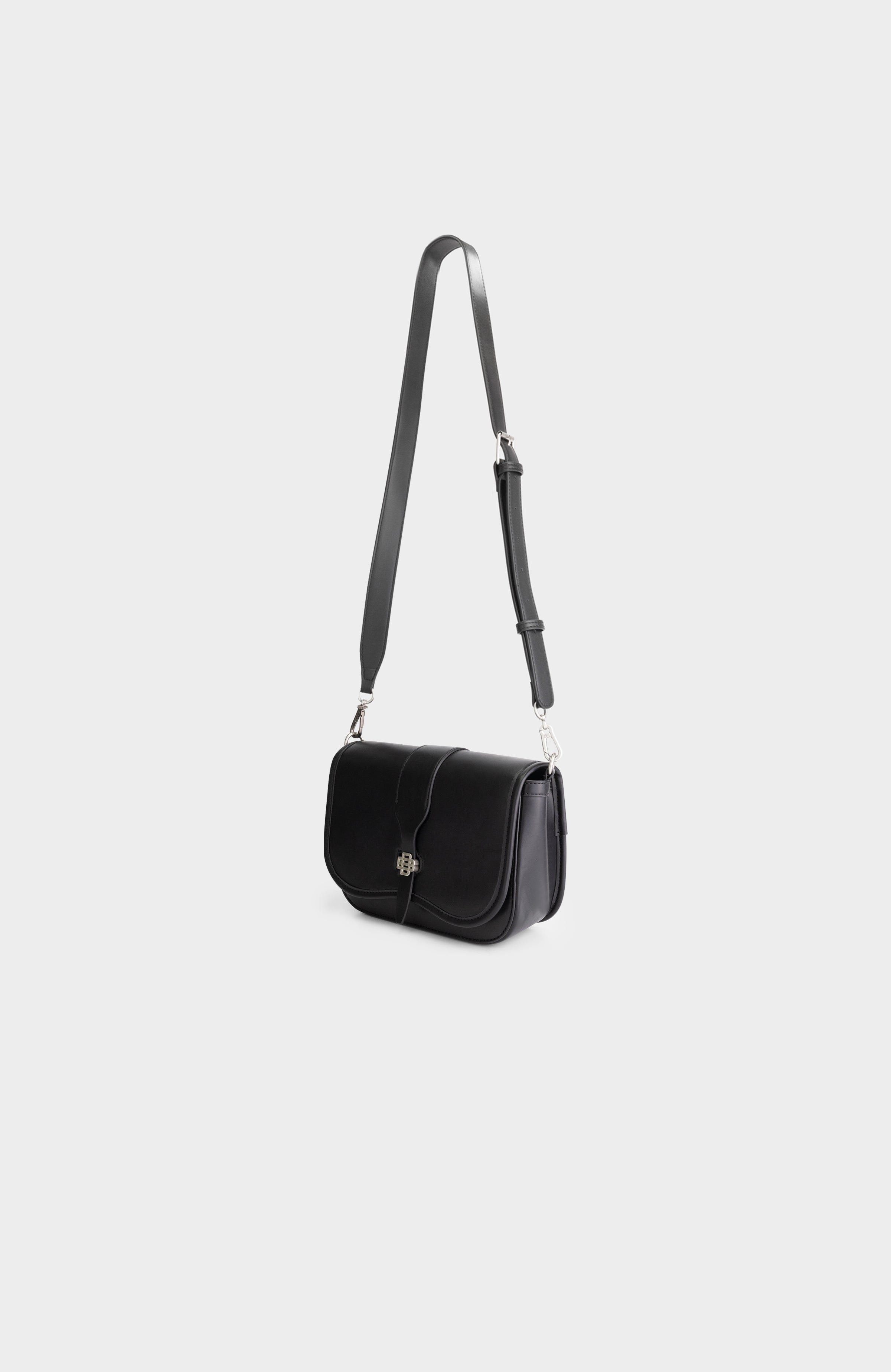 MONOGRAM SHOULDERBAG | Black