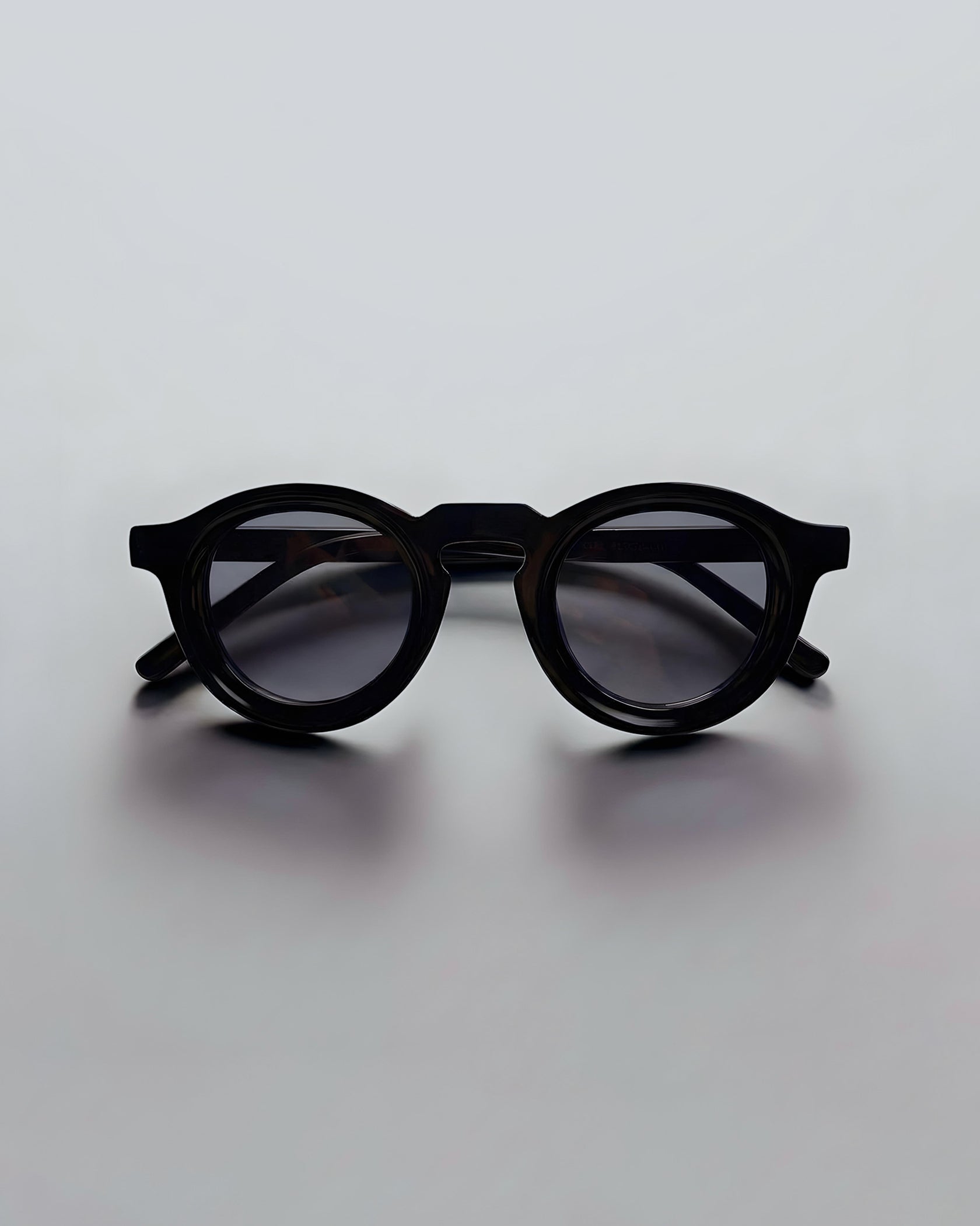 MONOCHROME ZONNEBRIL | Zwart