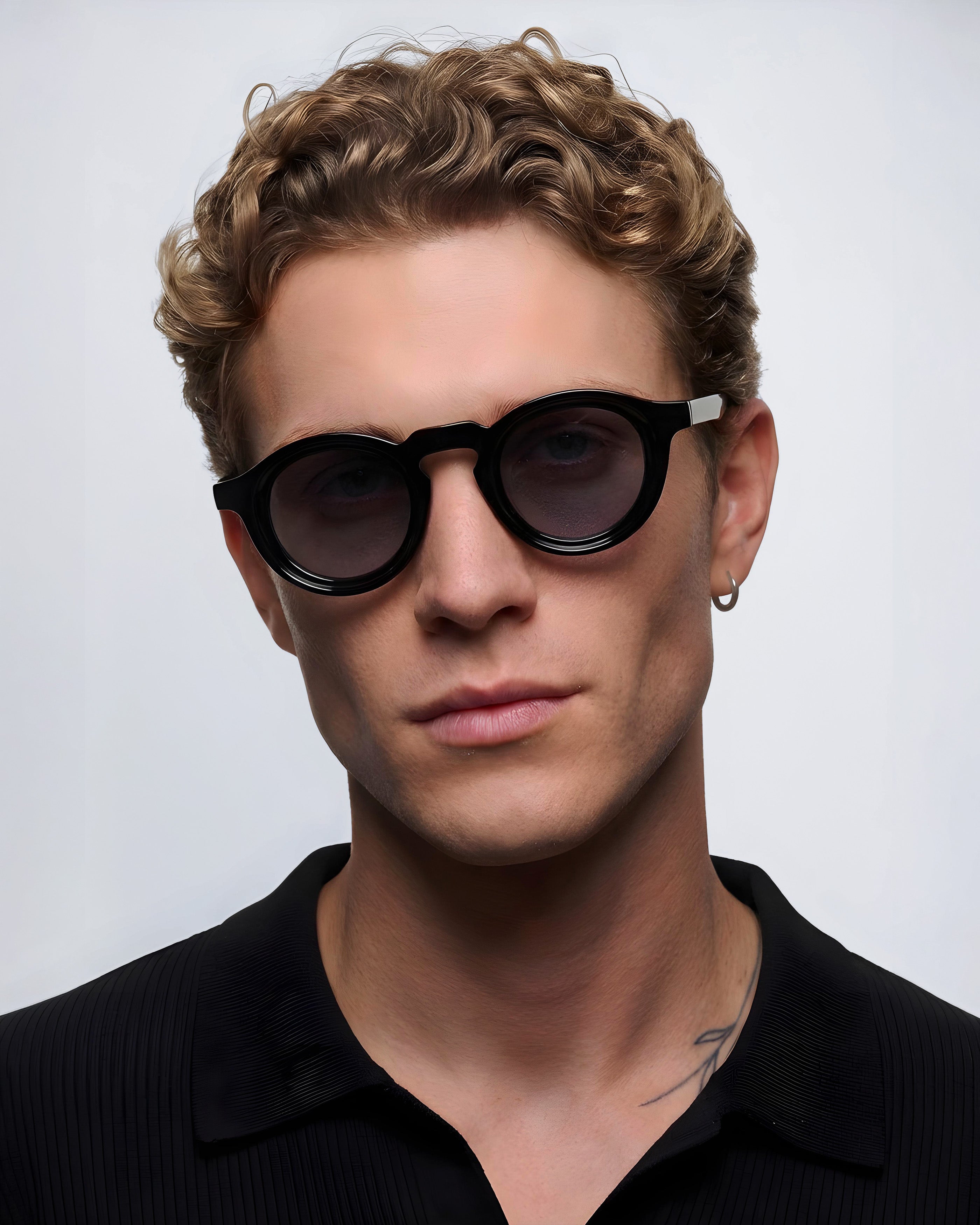 EINFARBIGE SONNENBRILLE | Schwarz