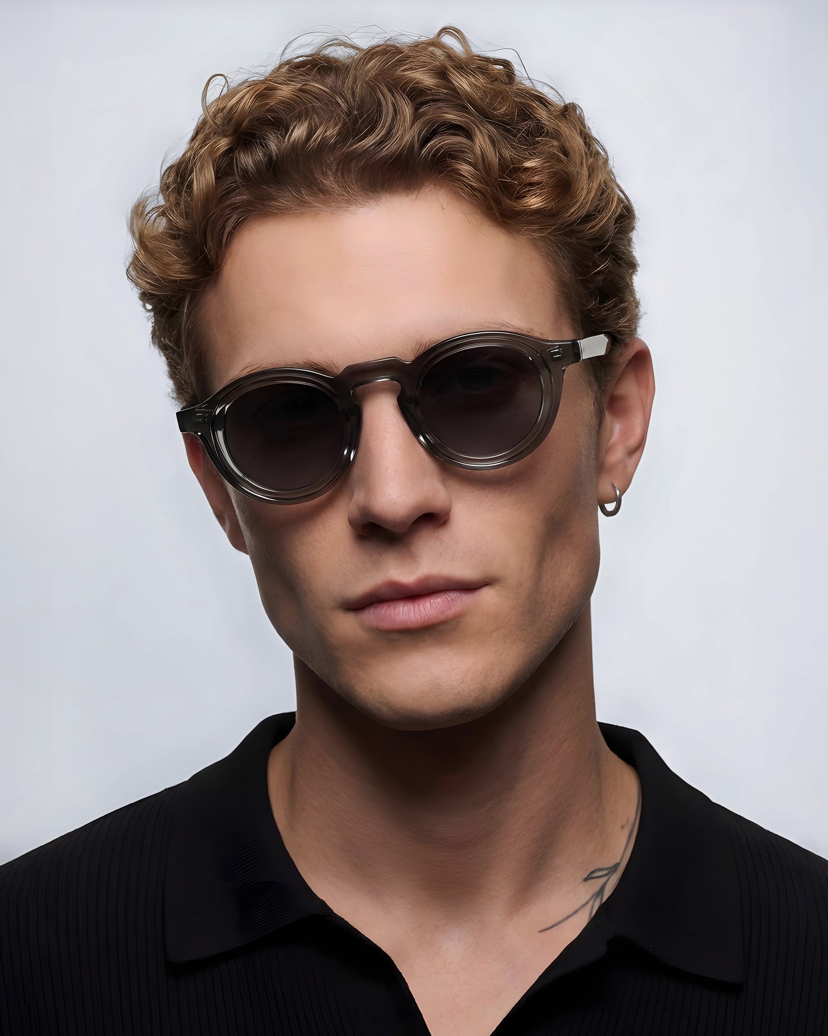 EINFARBIGE SONNENBRILLE | Grau