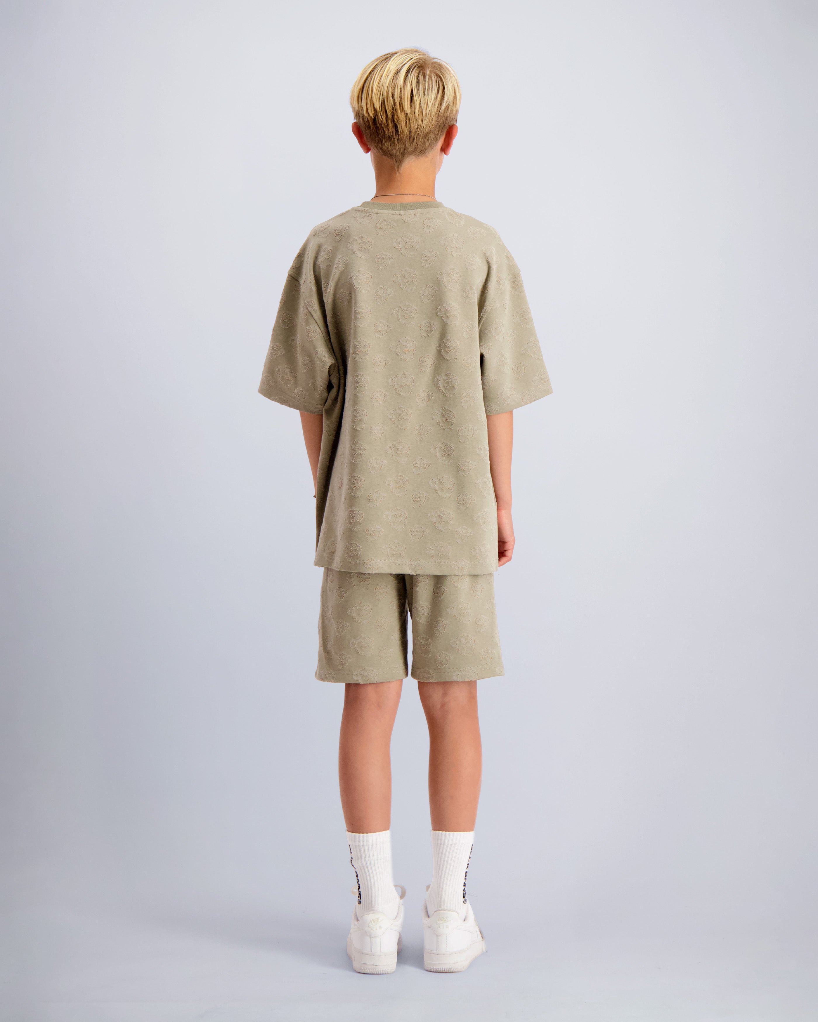 CONJUNTO DE DOS PIEZAS CON ESTAMPADO LÁSER PARA NIÑOS | Arena