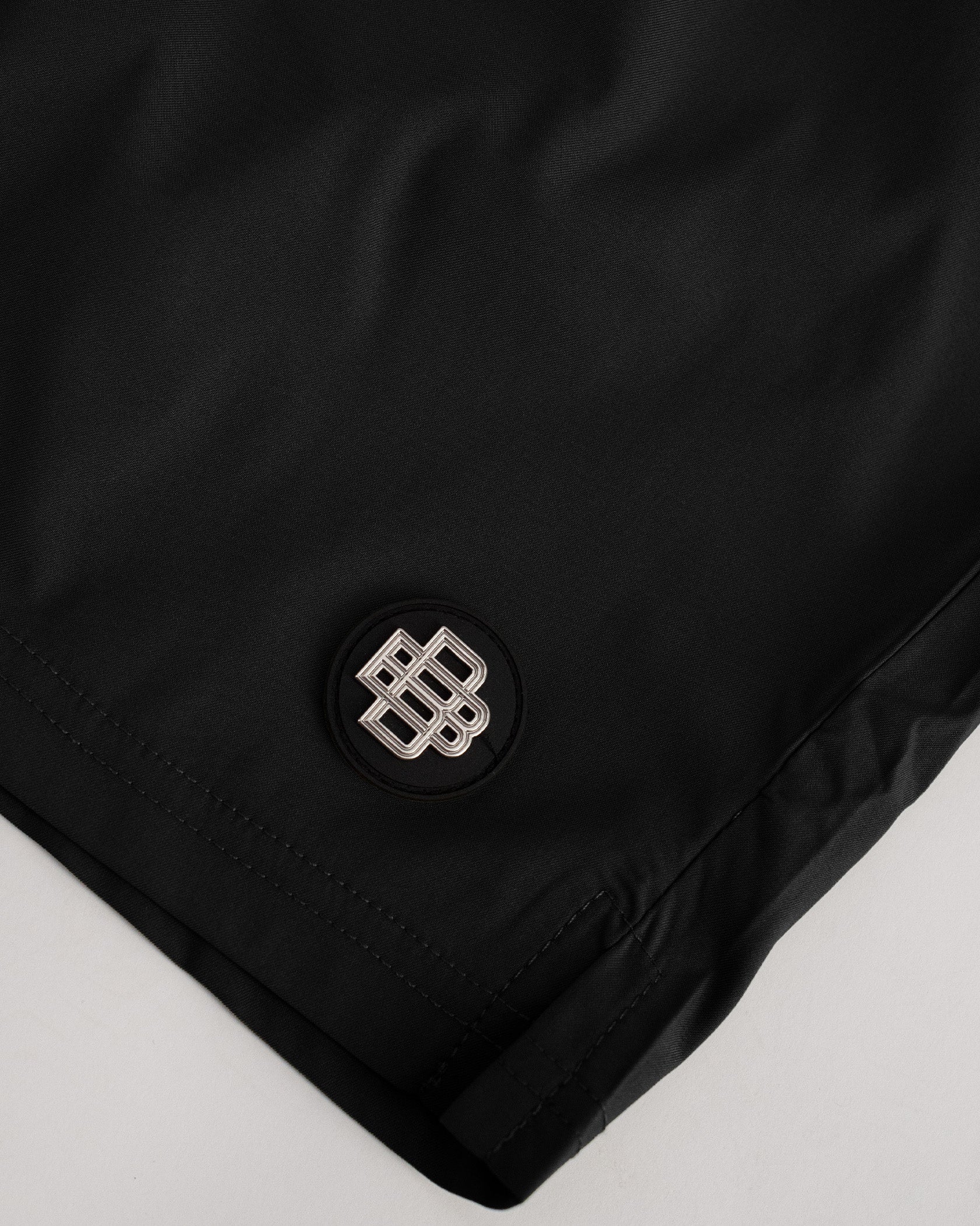 PLATE MONOGRAM  | Negro