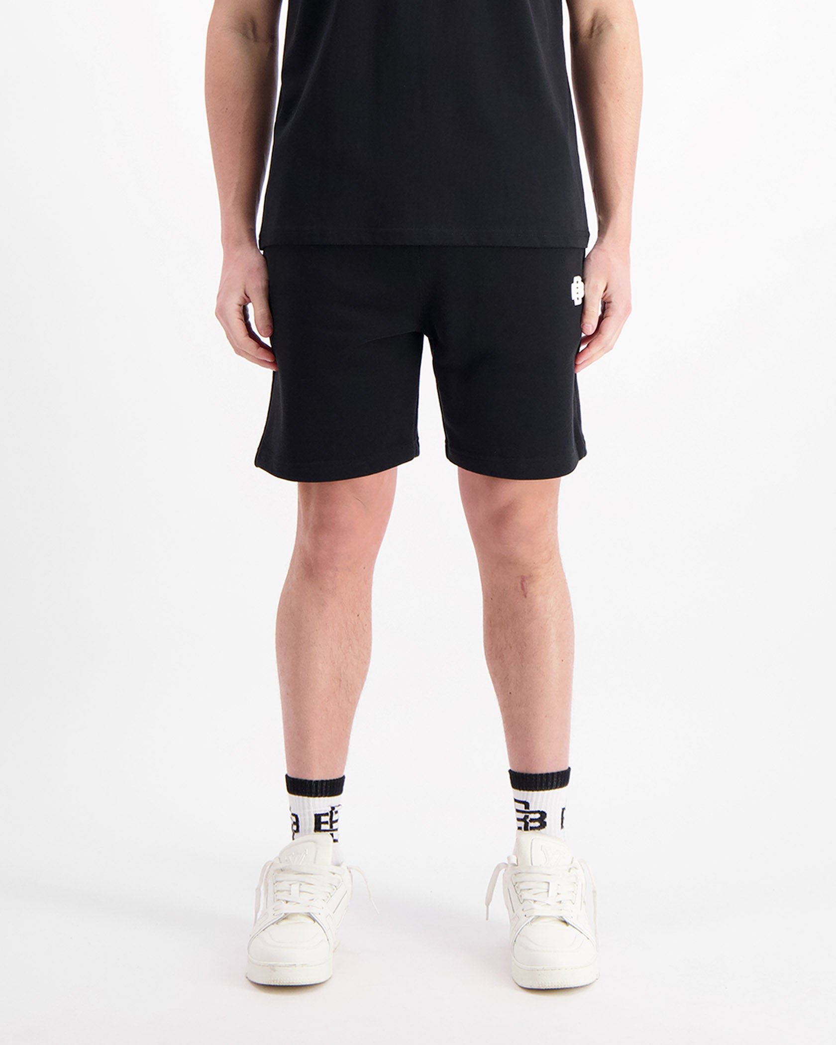 MONO RELAX SWEATSHORTS | Black