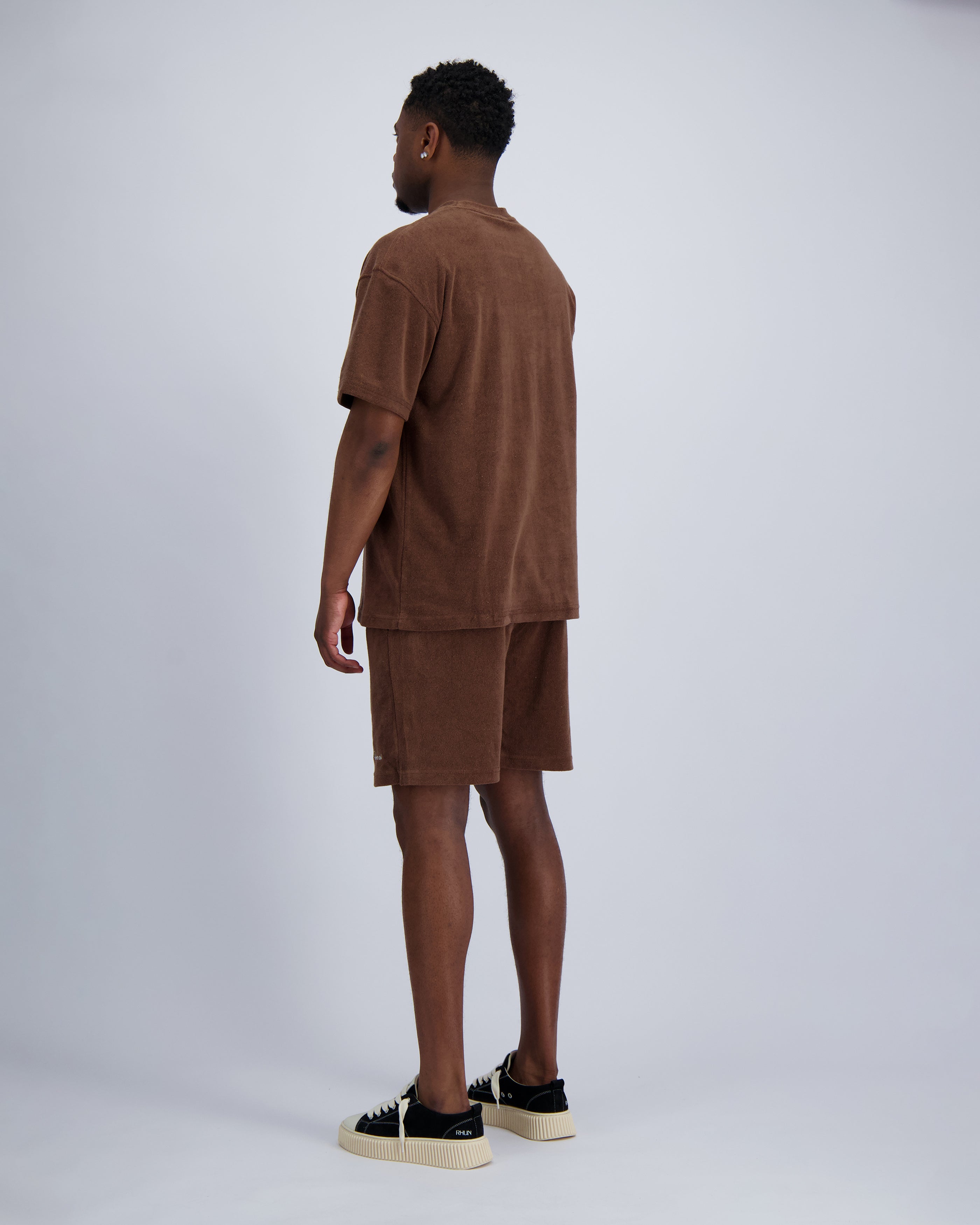 CONJUNTO DE DOS PIEZAS TERRY SCRIPT | Marrón
